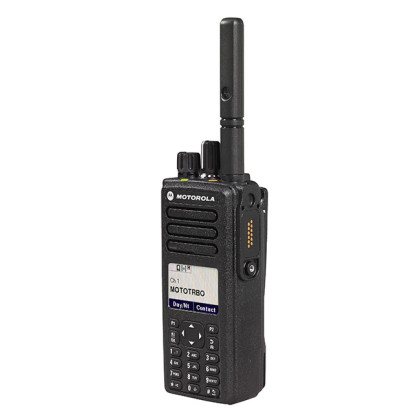 Motorola MOTOTRBO™ DP4800e VHF, model MDH56JDN9VA1AN, provedení s krácenou anténou