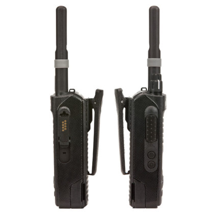 Motorola DP2600 - digitální radiostanice - boční pohledy