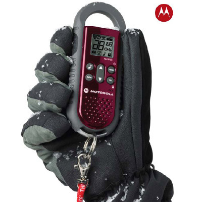 MOTOROLA TLKR T5 červená v ruce