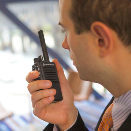 vysílačka Motorola MOTOTRBO™ DP3441e VHF při provozu