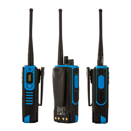 Motorola DP4401 ATEX UHF, GPS - pohledy z boků a na zadní stranu