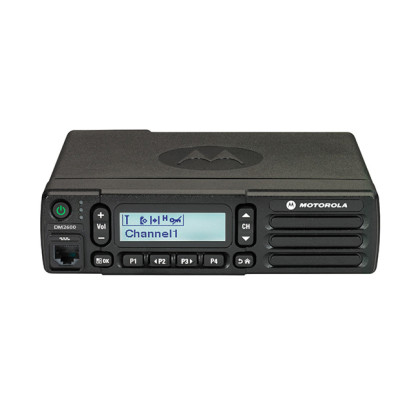 Motorola MOTOTRBO™ DM1600 VHF digital/analog - čelní pohled