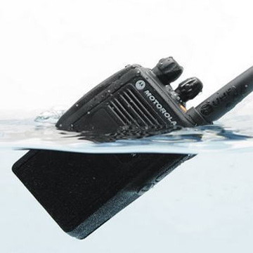 Motorola GP344-R VHF Submersible ve vodě