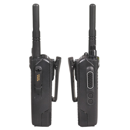 Motorola MOTOTRBO™ DP2400e VHF MDH02JDC9VA1AN Přenosná radiostanice z bočních pohledů